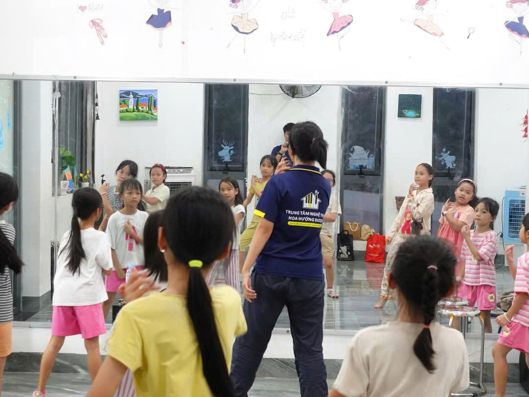 khoa-hoc-nhay-hiphop khoa-hoc-nhay-hiphop